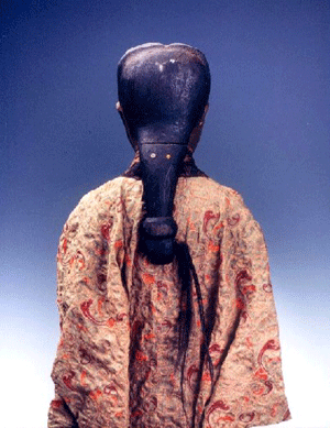 Painted wooden burial figures of female attendants (replica)