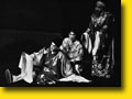 《三夕恩情廿載仇》〈攔江〉一幕首演舞台劇照（右起）譚定坤、任冰兒、林家聲