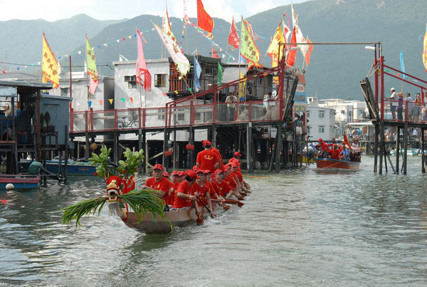 The Dragon Boat Water Parade of Tai O (Tuen Ng Festival)