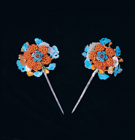 Pair of Hairpins with Plum Blossoms in Coral Beads, Amber, Jade and Kingfisher Inlay