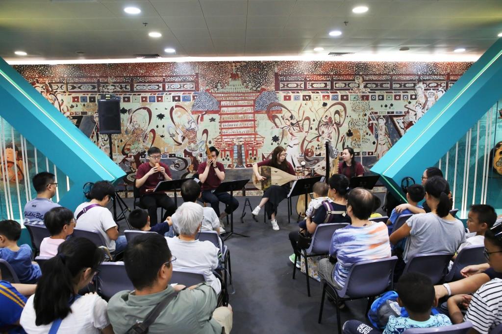 Musicians from Gaudeamus Dunhuang introducing and demonstrating the Dunhuang music for the participants at Function Place