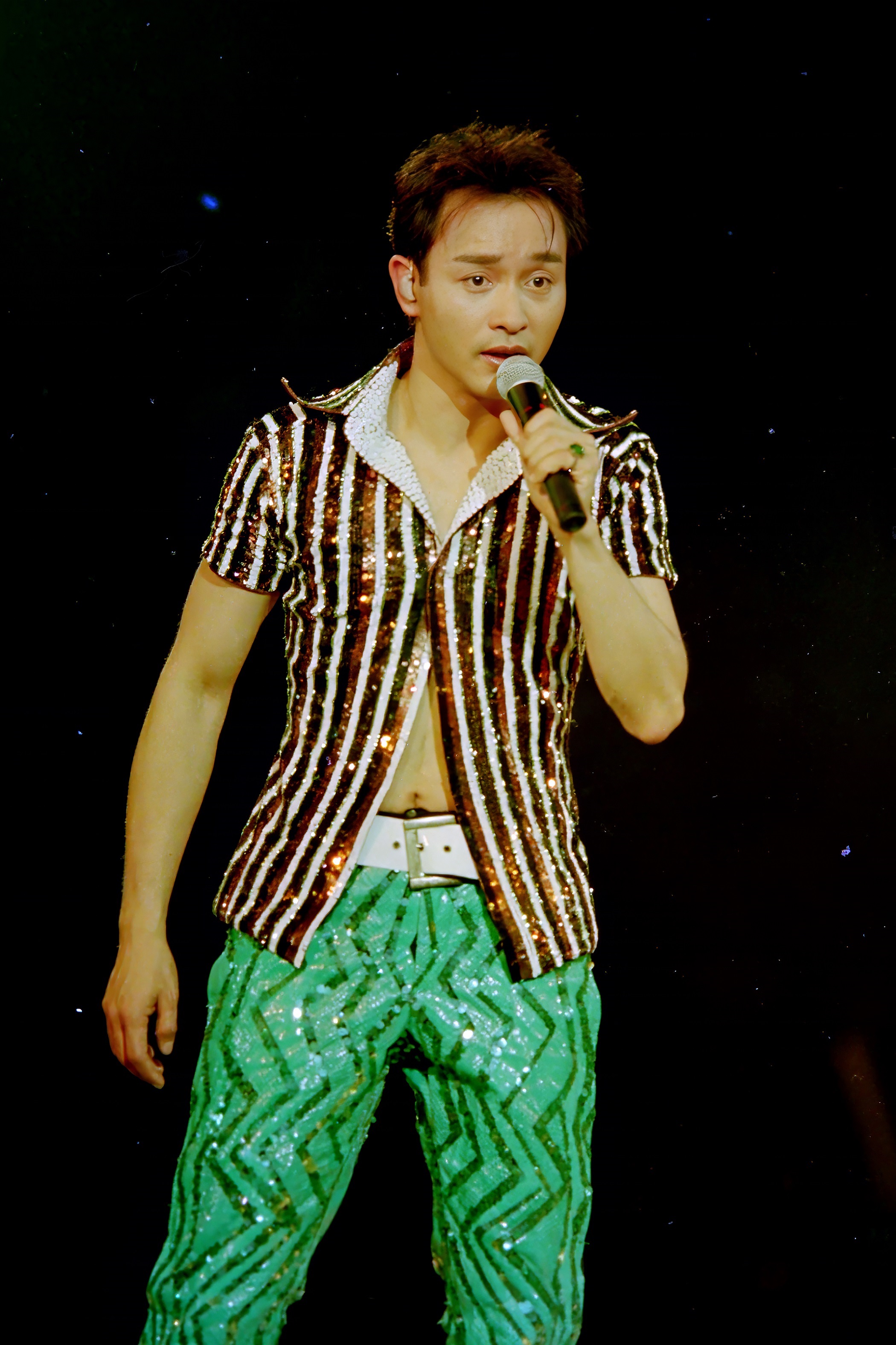 Striped top and green trousers worn by Leslie Cheung in Live in Concert 97