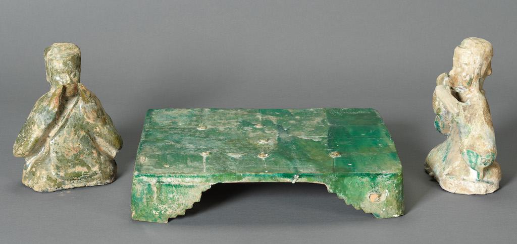 Set of figures playing liubo chess game in green glaze