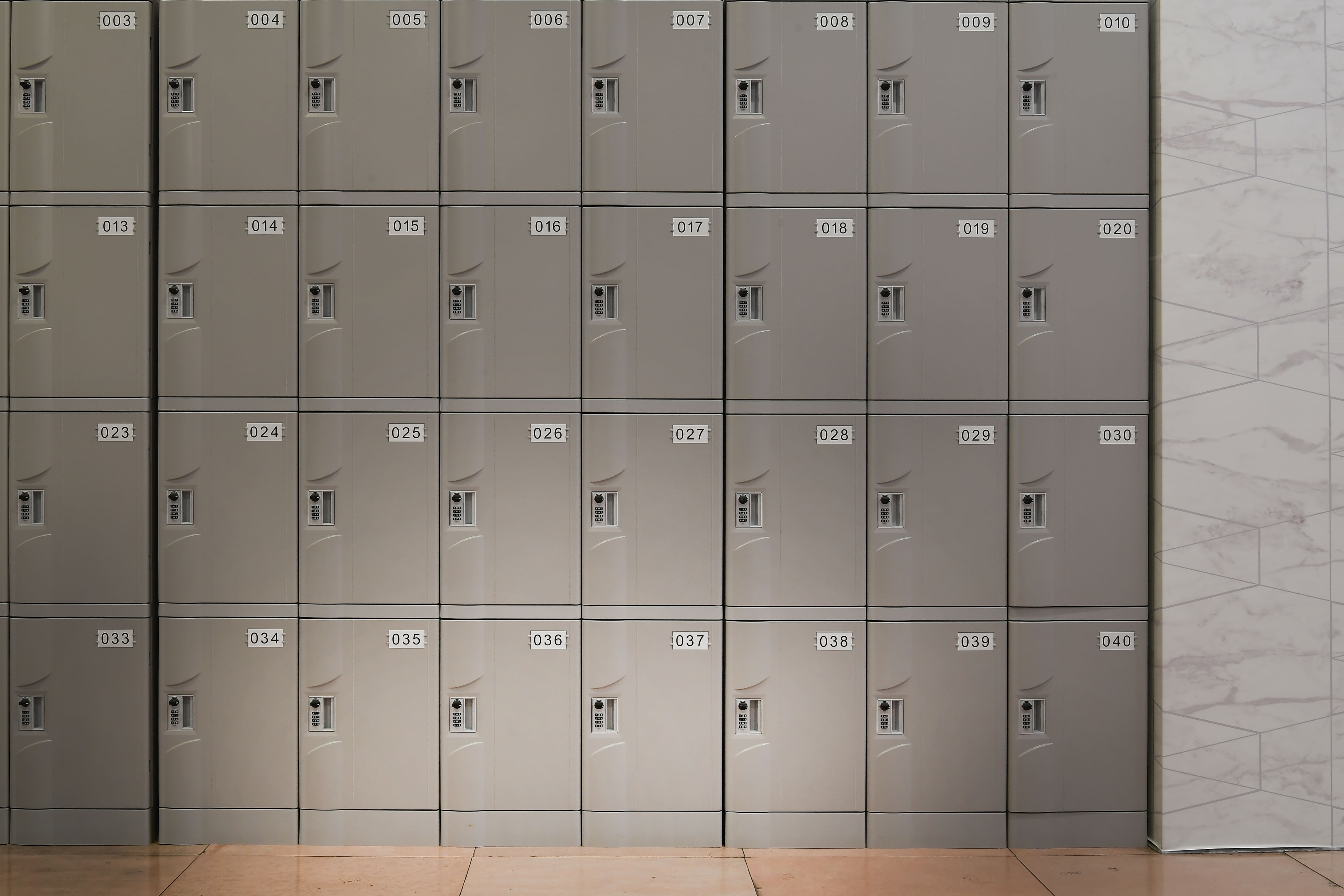 Free Lockers and Luggage Deposit