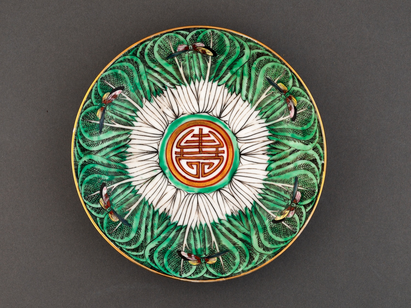 Plate with cabbage and the character Shou (longevity) design